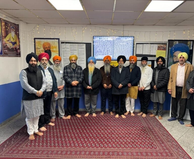 ਗੁਰਦਵਾਰਾ ਸਿੱਖ ਸੈਂਟਰ ਫਰੈਂਕਫੋਰਟ ਦੀਆਂ ਸੰਗਤਾਂ ਵੱਲੋਂ ਕਿਸਾਨ ਸੰਘਰਸ਼ ਮੋਰਚੇ ਨੂੰ ਪੂਰਨ ਸਹਿਯੋਗ ਦੇਣ ਲਈ ਕਿਹਾ । ਹਫਤਾਵਾਰੀ ਦੀਵਾਨ ਚ ਮੋਰਚੇ ਦੀ ਚੜਦੀ ਕਲਾ ਲਈ ਕੀਤੀ ਅਰਦਾਸ।