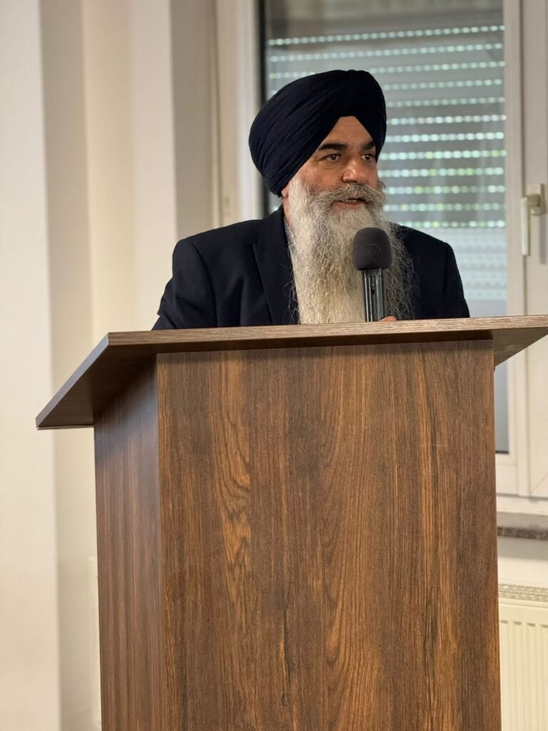 ਜਿਹਨਾਂ ਤੇ ਕੋਮ ਨੂੰ ਮਾਣ ਹੈ ਭਾਈ ਨਿਰਮਲਜੀਤ ਸਿੰਘ (ਯੂ. ਕੇ.)  ਘਾਲਨਾਵਾਂ ਤੇ ਪ੍ਰਾਪਤੀਆਂ।