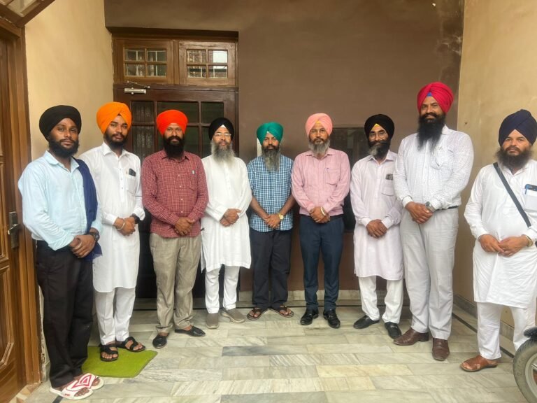 ਹਰੇਕ ਸੁਹਿਰਦ ਗੁਰਸਿੱਖ ਸ਼੍ਰੋਮਣੀ ਗੁਰਦੁਆਰਾ ਪ੍ਰਬੰਧਕ ਕਮੇਟੀ ਦੀਆਂ ਵੋਟਾਂ ਬਣਾਉਣ ਲਈ ਆਪਣੇ ਪੱਧਰ ਤੇ ਲਾਮਬੰਦ ਹੋਵਣ : ਦਸਤੂਰ -ਇ-ਦਸਤਾਰ ਲਹਿਰ