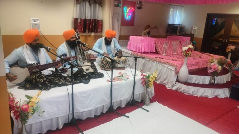 ਭਾਈ ਮਨਬੀਰ ਸਿੰਘ ਹਰੀਕੇ ਦੇ ਰਾਗੀ ਜਥੇ ਨੇ ਤੰਤੀ ਸਾਜਾਂ ਨਾਲ ਗੁਰਦੁਆਰਾ ਸਾਹਿਬ ਸਟੁਟਗਾਰਟ ਅਤੇ ਓਲਮ ਵਿਖੇ ਕੀਤਾ ਗੁਰਬਾਣੀ ਕੀਰਤਨ।