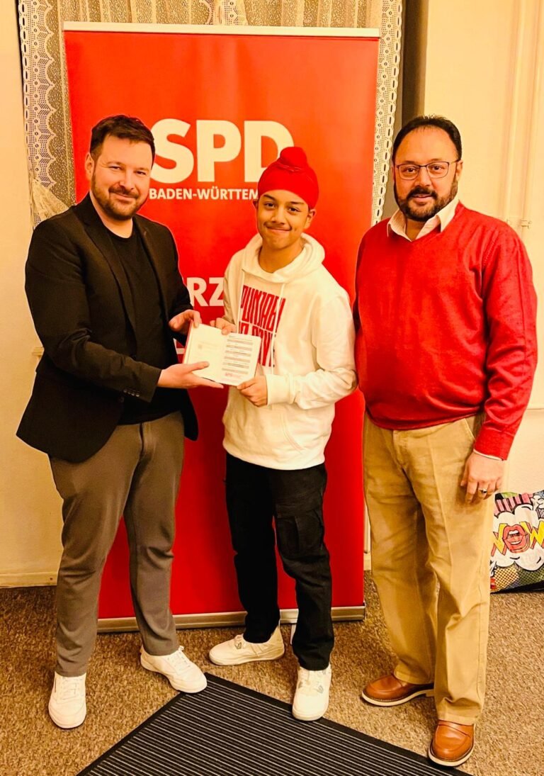 ਜਰਮਨੀ ਦੇ ਰਾਜਨੀਤਕ ਪਾਰਟੀ ਐਸ. ਪੀ. ਡੀ. ਵਿਚ ਕੰਵਰਸ਼ੇਰਪਾਲ ਸਿੰਘ ਰਾਠ  ਸਭ ਤੋਂ ਘੱਟ ਉਮਰ ਦਾ ਮੈਂਬਰ ਬਣਿਆ ।