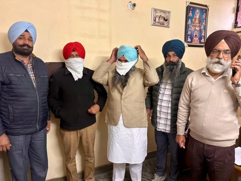 ਹੜ੍ਹ ਰਾਹਤ ਮੁਆਵਜ਼ੇ ‘ਚ ਗਬਨ ਕਰਨ ਦੇ ਦੋਸ਼ ਵਿੱਚ ਤਰਨਤਾਰਨ ਜ਼ਿਲ੍ਹੇ ਦਾ ਸਾਬਕਾ ਸਰਪੰਚ ਤੇ ਲੰਬੜਦਾਰ ਵਿਜੀਲੈਂਸ ਬਿਊਰੋ ਵੱਲੋਂ ਗ੍ਰਿਫ਼ਤਾਰ