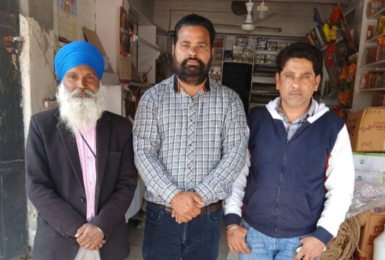 ਭਾਜਪਾ ਵੱਲੋ ਆਪ ਪਾਰਟੀ ਦੇ ਸੁਪਰੀਮੋ ਕੇਜਰੀਵਾਲ ਨੂੰ ਵਿਖਾਇਆ ਦਿੱਲੀ ਵਿੱਚ ਹਾਰ ਦਾ ਮੂੰਹ-ਮੰਡਲ ਪ੍ਰਧਾਨ ਅਮਨ ਸ਼ਰਮਾ ਖਾਲੜਾ