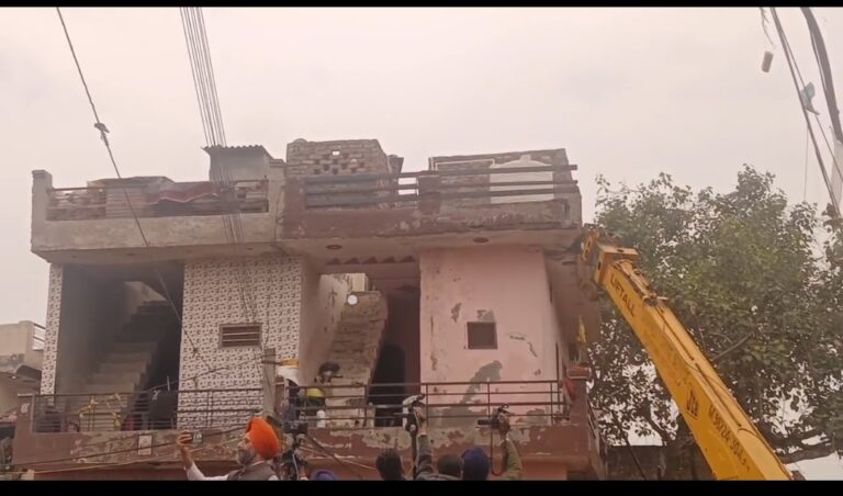 ਪੁਲਿਸ ਵੱਲੋਂ ਵੱਡੀ ਕਾਰਵਾਈ  ਇੱਕ ਹੋਰ ਡਰੱਗ ਤਸਕਰ ਦੇ ਘਰ ‘ਤੇ ਚੱਲਿਆ ਬੁਲਡੋਜ਼ਰ