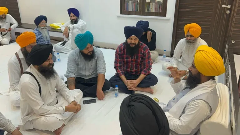 ਕਕਾਰ ਬੇਅਦਬੀ: ਜਥੇਦਾਰ ਵੱਲੋਂ ਗ੍ਰੰਥੀ ਨੂੰ ਪਸ਼ਚਾਤਾਪ ਵਜੋਂ ਜਪੁਜੀ ਸਾਹਿਬ ਦੇ ਪੰਜ ਪਾਠ ਕਰਨ ਦੇ ਆਦੇਸ਼