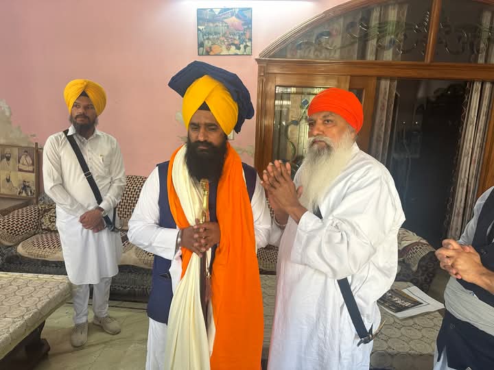 ਦਮਦਮੀ ਟਕਸਾਲ ਵਲੋਂ ਸ੍ਰੀ ਅਕਾਲ ਤਖ਼ਤ ਸਾਹਿਬ ਦੇ ਨਵ ਨਿਯੁਕਤ ਜਥੇਦਾਰ ਗਿਆਨੀ ਕੁਲਦੀਪ ਸਿੰਘ ਦਾ ਸਨਮਾਨ
