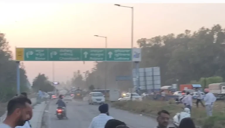 Punjab News – Farmer Protest: ਸ਼ੰਭੂ ਬਾਰਡਰ ’ਤੇ ਆਵਾਜਾਈ ਪੂਰੀ ਤਰ੍ਹਾਂ ਬਹਾਲ; ਖਨੌਰੀ ਬਾਰਡਰ ’ਤੇ ਰਸਤਾ ਖੋਲ੍ਹਣ ਲਈ ਕੋਸ਼ਿਸ਼ਾਂ ਜਾਰੀ