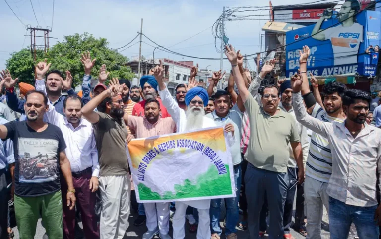 ਪਹਿਲਗਾਮ ਹਮਲੇ ਪਿੱਛੋਂ ਪੰਜਾਬ ਤੋਂ ਕਸ਼ਮੀਰ ਲਈ 12 ਹਜ਼ਾਰ ਟੈਕਸੀ ਬੁਕਿੰਗਜ਼ ਰੱਦ