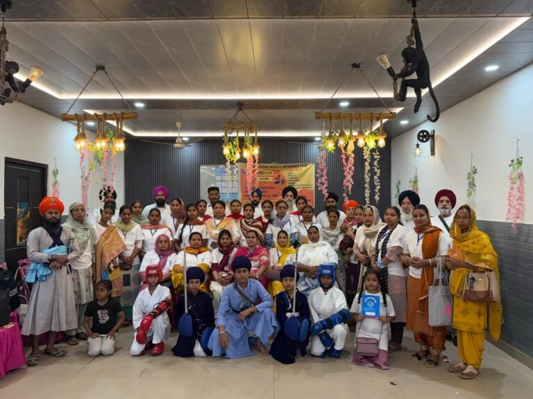 ਗਲੋਬਲ ਸਿੱਖ ਕੌਂਸਲ ਵਲੋਂ ਪੰਜਾਬ ਵਿੱਚ ਚਲਾਏ ਜਾ ਰਹੇ ਫਰੀ ਵਿੱਦਿਅਕ ਸੈਂਟਰਾਂ ਦੀ ਕਾਮਯਾਬ ਮੀਟਿੰਗ।