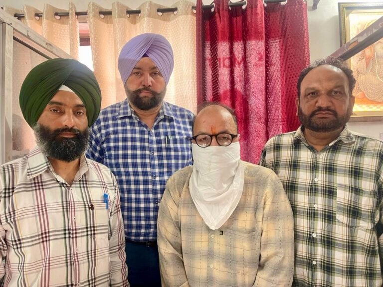 3.50 ਲੱਖ ਰੁਪਏ ਰਿਸ਼ਵਤ ਲੈਂਦਾ ਹੋਮਿਓਪੈਥਿਕ ਡਾਕਟਰ ਵਿਜੀਲੈਂਸ ਬਿਊਰੋ ਵੱਲੋਂ ਗ੍ਰਿਫ਼ਤਾਰ 