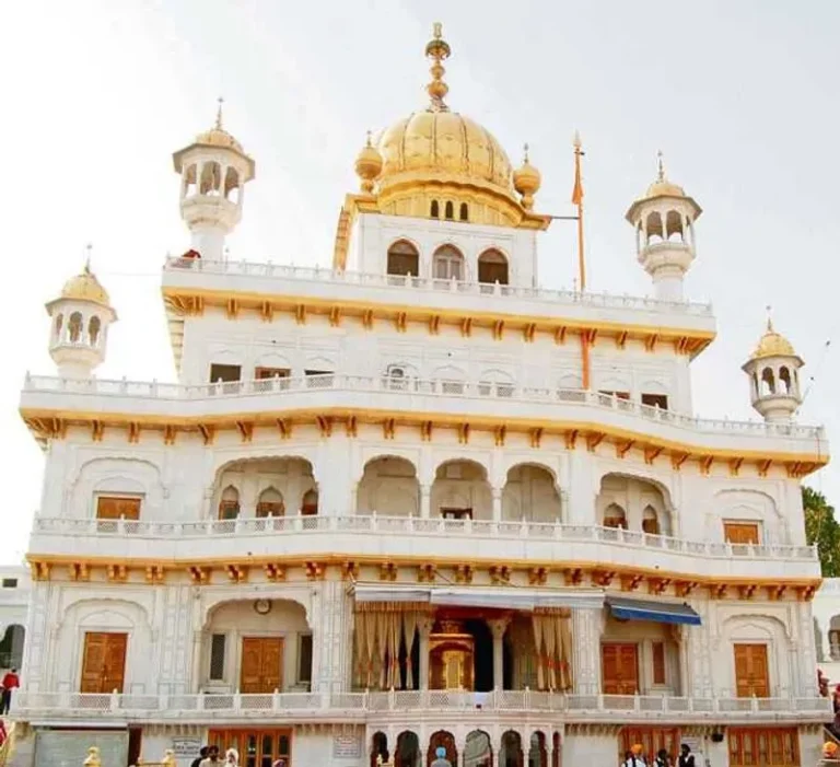 ਸ੍ਰੀ ਅਕਾਲ ਤਖ਼ਤ ਅਤੇ ਤਖ਼ਤ ਸ੍ਰੀ ਪਟਨਾ ਸਾਹਿਬ ਵਿਚਾਲੇ ਨਵਾਂ ਵਿਵਾਦ ਤਖ਼ਤ ਸ੍ਰੀ ਪਟਨਾ ਸਾਹਿਬ ਦੇ ਪੰਜ ਪਿਆਰਿਆਂ ਵੱਲੋਂ ਸ੍ਰੀ ਅਕਾਲ ਤਖ਼ਤ ਦਾ ਆਦੇਸ਼ ਰੱਦ; ਜਥੇਦਾਰਾਂ ਨੂੰ ਤਨਖਾਹੀਆ ਕਰਾਰ ਦਿੱਤਾ; ਸੁਖਬੀਰ ਸਿੰਘ ਬਾਦਲ ਤਲਬ