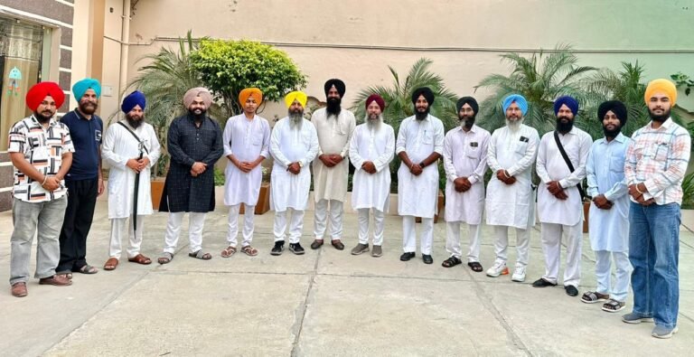 ਬਾਬਾ ਬੀਰ ਸਿੰਘ ਜੀ ਸ਼ਹੀਦ ਨੌਰੰਗਾਬਾਦ ਵਾਲਿਆਂ ਦੀ ਸਲਾਨਾ ਯਾਦ ਨੂੰ ਸਮਰਪਿਤ ਕਰਵਾਏ ਜਾਣਗੇ ਧਾਰਮਿਕ ਮੁਕਾਬਲੇ : ਦਸਤੂਰ -ਇ-ਦਸਤਾਰ ਲਹਿਰ (ਪੰਜਾਬ)   ਸੁਸਾਇਟੀ ਨੇ ਇਲਾਕੇ ਦੇ ਸਕੂਲ ਅਤੇ ਬੱਚਿਆਂ ਦੇ ਮਾਤਾ ਪਿਤਾ ਨੂੰ ਆਪਣੇ ਬੱਚਿਆਂ ਸਮੇਤ ਪਹੁੰਚਣ ਲਈ ਕੀਤੀ ਅਪੀਲ।