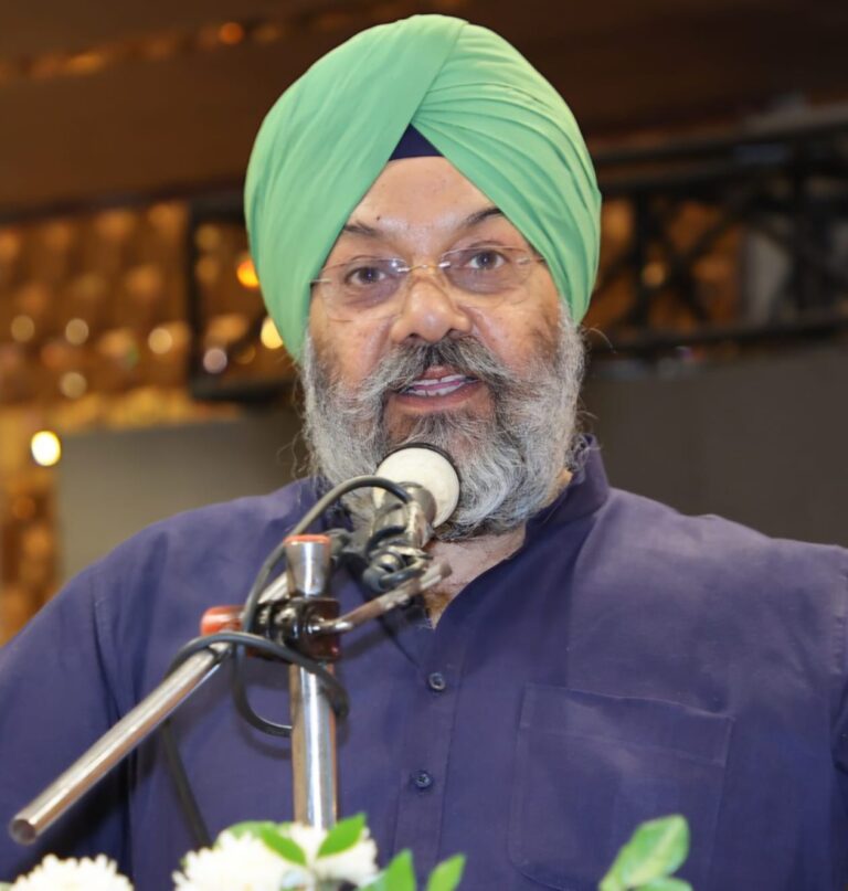 ਦਿੱਲੀ ਕਮੇਟੀ ਵਲੋਂ ਕਾਨੂੰਨੀ ਚਿੱਕੜ ਵਿੱਚ ਫਸੇ ਸਕੂਲਾਂ ਨੂੰ ਬਚਾਉਣ ਲਈ ਕੋਈ ਯੋਜਨਾ ਨਹੀਂ: ਜੀ.ਕੇ.  👉 ਕਮੇਟੀ ਪ੍ਰਬੰਧਕਾਂ ਦੀ ਸੋਚ “ਰੋਮ ਸੜ ਰਿਹਾ ਹੈ ਅਤੇ ਨੀਰੋ ਬੰਸਰੀ ਵਜਾ ਰਿਹਾ ਹੈ” ਵਰਗੀ