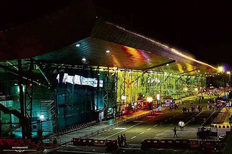 ਅੰਮ੍ਰਿਤਸਰ ਕੌਮਾਂਤਰੀ ਹਵਾਈ ਅੱਡੇ ’ਤੇ ਉਡਾਣਾਂ ਰੱਦ, ਕੁਝ ਡਾਈਵਰਟ Flight operations stopped at Amritsar Airport following operation ‘Sindoor’