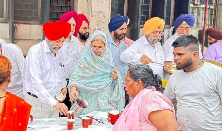 ਰਾਮਗੜੀਆ ਬਰਾਦਰੀ ਵਲੋਂ ਗੁਰੂ ਅਰਜਨ ਦੇਵ ਜੀ ਦਾ ਸ਼ਹੀਦੀ ਦਿਹਾੜਾ ਮਨਾਇਆ ਗਿਆ   👉 ਗੁਰੂ ਅਰਜਨ ਦੇਵ ਜੀ ਦੀ ਸ਼ਹਾਦਤ ਨੇ ਪੀਰੀ ਨਾਲ ਮੀਰੀ ਨੂੰ ਜੋੜਨ ਦਾ ਥੰਮ ਬਨਿਆ: ਬੀਬੀ ਰਣਜੀਤ ਕੌਰ