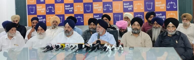 ਦਿੱਲੀ ਸਰਕਾਰ ਅਤੇ ਦਿੱਲੀ ਕਮੇਟੀ ਵਿਰੁੱਧ ਐਤਵਾਰ ਨੂੰ ਹੋਵੇਗਾ ਵੱਡਾ ਵਿਰੋਧ ਪ੍ਰਦਰਸ਼ਨ : ਸਰਨਾ/ਜੀਕੇ   ???? ਦਿੱਲੀ ਕਮੇਟੀ ਦੇ ਦੋ ਮੈਂਬਰਾਂ ਦੀ ਜ਼ਬਰਦਸਤੀ ਬੇਦਖਲੀ ਵਿਰੁੱਧ ਅਕਾਲੀ ਦਲ ਦਾ ਗੁੱਸਾ ਭੜਕਿਆ