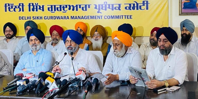 ਸਰਨਾ ਤੇ ਜੀ.ਕੇ. ਦੱਸਣ ਕਿ ਸ਼੍ਰੋਮਣੀ ਕਮੇਟੀ ਵੱਲੋਂ ਕੌਮ ਦੀਆਂ ਜਾਇਦਾਦਾਂ ਵੇਚਣ ’ਤੇ ਉਨ੍ਹਾਂ ਨੇ ਚੁੱਪ ਕਿਉਂ ਵੱਟੀ: ਕਾਲਕਾ, ਕਾਹਲੋਂ