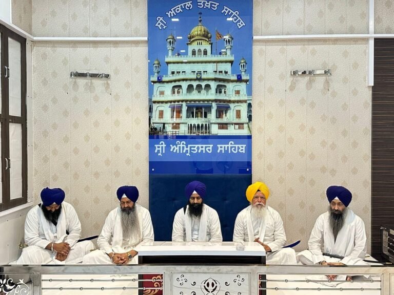 ਤਖ਼ਤ ਸ੍ਰੀ ਪਟਨਾ ਸਾਹਿਬ ਦੇ ਪੰਜ ਪਿਆਰਿਆਂ ਵੱਲੋਂ ਆਪਣੇ ਅਧਿਕਾਰ ਖੇਤਰ ਤੋਂ ਬਾਹਰ ਜਾ ਕੇ ਕੀਤੇ ਗਏ ਫੈਸਲੇ ਪੂਰਨ ਰੂਪ ਵਿੱਚ ਕੀਤੇ ਗਏ ਅਪ੍ਰਵਾਨ  ???? ਪਟਨਾ ਸਾਹਿਬ ਪ੍ਰਬੰਧਕ ਕਮੇਟੀ ਪੰਦਰਾਂ ਦਿਨਾਂ ਵਿਚ ਆਪਣਾ ਪੱਖ ਸ੍ਰੀ ਅਕਾਲ ਤਖ਼ਤ ਸਾਹਿਬ ਦੇ ਸਨਮੁਖ ਰੱਖਣ ਨਹੀਂ ਤਾਂ ਹੋਏਗੀ ਸਖ਼ਤ ਕਾਰਵਾਈ