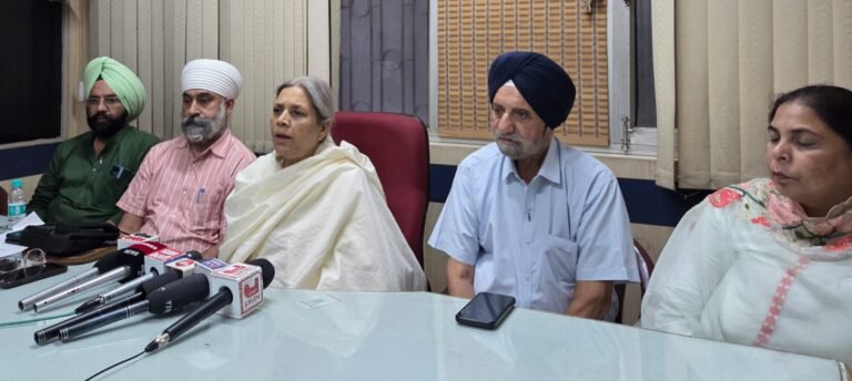 ਦੇਸ਼ ਦੀ ਰਾਜਧਾਨੀ ਵਿੱਚ ਸਿੱਖਾਂ ਦੇ ਰਾਮਗੜ੍ਹੀਆ ਬੈਂਕ ਨੂੰ ਮਨਜਿੰਦਰ ਸਿੰਘ ਸਿਰਸਾ ਦੇ ਯਤਨਾਂ ਸਦਕਾ ਡੁੱਬਣ ਤੋਂ ਬਚਾਇਆ   ???? ਕੇਜਰੀਵਾਲ ਨੇ ਬੈੰਕ ਨੂੰ ਬੰਦ ਅਤੇ ਮਰਜ ਕਰਣ ਦੀ ਕੀਤੀਆਂ ਸਨ ਕੋਸ਼ਿਸ਼ਾਂ: ਬੀਬੀ ਰਣਜੀਤ ਕੌਰ