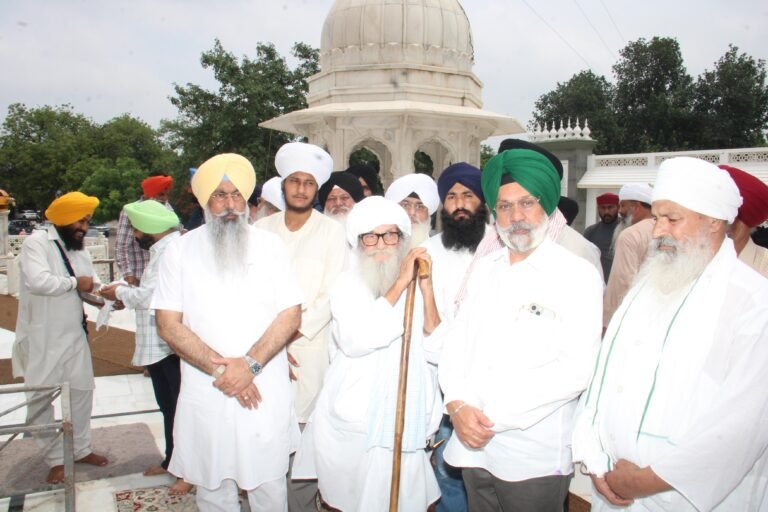 ਬਜ਼ੁਰਗਾਂ ਤੇ ਅੰਗਹੀਣਾਂ ਵਾਸਤੇ ਗੁਰਦੁਆਰਾ ਰਕਾਬਗੰਜ ਸਾਹਿਬ ਵਿਖੇ ਲਿਫਟ ਸਹੂਲਤ ਪ੍ਰਦਾਨ ਕਰਨ ਦੀ ਕਾਰ ਸੇਵਾ ਸ਼ੁਰੂ