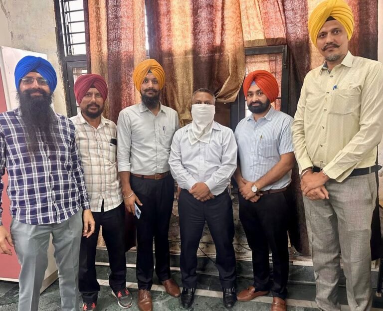 50000 ਰੁਪਏ ਰਿਸ਼ਵਤ ਲੈਂਦਾ ਖੱਪਤਕਾਰ ਅਦਾਲਤ ਦਾ ਰੀਡਰ ਰੰਗੇ ਹੱਥੀਂ ਗ੍ਰਿਫ਼ਤਾਰ