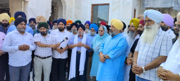 ਦਿੱਲੀ ਦੇ ਗੁਰੂ ਘਰਾਂ ਨੂੰ ਸਰਕਾਰੀ ਸਰਪ੍ਰਸਤੀ ਨਾਲ ਕਾਬਜ਼ ਹੋਏ ਧੜੇ ਤੋਂ ਮੁਕਤ ਕਰਵਾਉਣ ਲਈ ਕੀਤੀ ਗਈ ਅਰਦਾਸ