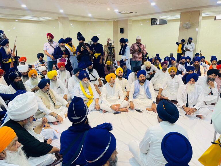 ਦਿੱਲੀ ਕਮੇਟੀ ਨੇ ਗੁਰੂ ਤੇਗ ਬਹਾਦਰ ਜੀ ਦੇ 350 ਸ਼ਹੀਦੀ ਦਿਹਾੜੇ ਨੁੰ ਲੈ ਕੇ ਪੰਥਕ ਜਥੇਬੰਦੀਆਂ ਤੇ ਸੰਪਰਦਾਵਾਂ ਨਾਲ ਕੀਤੀ ਵਿਸ਼ਾਲ ਮੀਟਿੰਗ