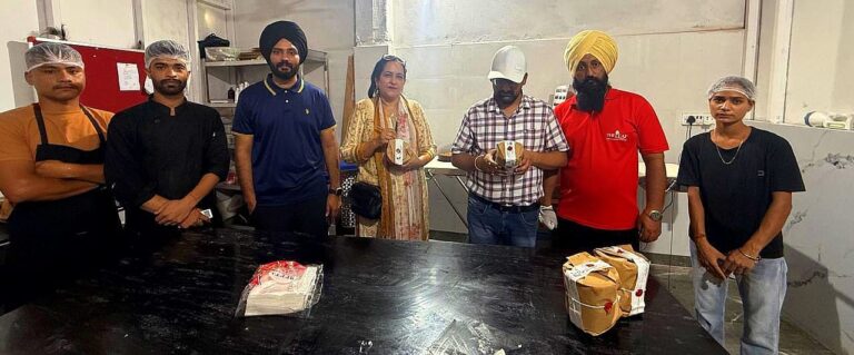 ਖੁਰਾਕ ਸੁਰੱਖਿਆ ਵਿੰਗ ਵੱਲੋਂ ਕਸਬਾ ਭਿਖੀਵਿੰਡ ਅਤੇ ਮਾੜੀ ਮੇਘਾ ਵਿਖੇ ਡੇਅਰੀਆਂ ਅਤੇ ਮਿਠਾਈਆਂ ਵਾਲੀਆਂ ਦੁਕਾਨਾਂ ਦਾ ਕੀਤਾ ਨਿਰੀਖਣ : ਸਿਵਲ ਸਰਜਨ ਡਾ. ਗੁਰਪ੍ਰੀਤ ਸਿੰਘ ਰਾਏ