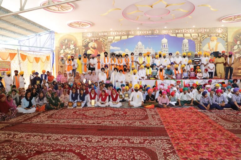 ਸ਼ਹੀਦ ਭਾਈ ਤਾਰੂ ਸਿੰਘ ਗੁਰਮਤਿ ਪ੍ਰਚਾਰ ਐਂਡ ਵੈਲਫੇਅਰ ਸੁਸਾਇਟੀ ਰਜਿ: ਪੰਜਾਬ ਦਾ ਸਲਾਨਾ ਪ੍ਰੋਗਰਾਮ ਚੜ੍ਹਦੀ ਕਲਾ ਨਾਲ ਹੋਇਆ ਸੰਪੰਨ   ਸਿੰਘ ਸਾਹਿਬ ਗਿਆਨੀ ਸਾਹਿਬ ਸਿੰਘ ਮਾਰਕੰਡਾ ਅਤੇ ਮਾਸਟਰ ਅਵਤਾਰ ਸਿੰਘ ਸੋਹਲ ਜੀ ਦਾ ਲਾਈਫ ਟਾਈਮ ਅਚੀਵਮੈਂਟ ਐਵਾਰਡ ਨਾਲ ਕੀਤਾ ਗਿਆ ਸਨਮਾਨਤ