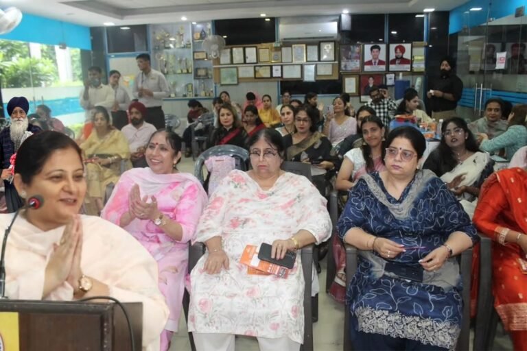 ਗੁਰੂ ਨਾਨਕ ਪਬਲਿਕ ਸਕੂਲ ਰਾਜੌਰੀ ਗਾਰਡਨ ਵਿੱਚ ਉਤਸ਼ਾਹ ਨਾਲ ਮਨਾਇਆ ਗਿਆ ਅਧਿਆਪਕ ਦਿਵਸ