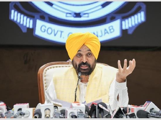 ਵੱਡੀ ਖ਼ਬਰ: ਪੰਜਾਬ ​​​​​​​ਦੇ ਹੜ੍ਹ ਪ੍ਰਭਾਵਿਤ ਪਿੰਡ 10 ਦਿਨਾਂ ‘ਚ ਗਾਰ ਅਤੇ ਮਲਬੇ ਤੋਂ ਹੋਣਗੇ ਮੁਕਤ, ਹੜ੍ਹ ਪ੍ਰਭਾਵਿਤ ਇਲਾਕਿਆਂ ਵਿੱਚ ਮੁੜ ਵਸੇਬਾ ਤੇ ਸਫਾਈ ਮੁਹਿੰਮ ਜੰਗੀ ਪੱਧਰ ’ਤੇ ਚਲਾਉਣ ਦੇ ਐਲਾਨ  ਵਿਆਪਕ ਮੁਹਿੰਮ ਲਈ 100 ਕਰੋੜ ਖਰਚੇ ਜਾਣਗੇ, ਭਾਜਪਾ ਦਾ ਪੰਜਾਬ ਵਿਰੋਧੀ ਚਿਹਰਾ ਬੇਨਕਾਬ ਹੋਇਆ