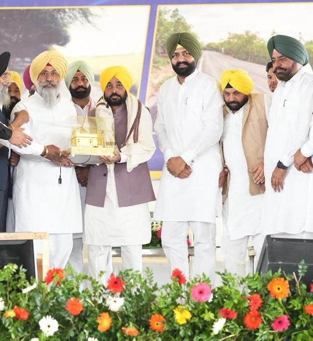 ਮੁੱਖ ਮੰਤਰੀ ਵੱਲੋਂ ਪੰਜਾਬੀਆਂ ਨੂੰ ਤਿਉਹਾਰਾਂ ਦਾ ਤੋਹਫ਼ਾ, 4150 ਕਰੋੜ ਰੁਪਏ ਦੀ ਲਾਗਤ ਨਾਲ 19,491 ਕਿਲੋਮੀਟਰ ਲਿੰਕ ਸੜਕਾਂ ਦੇ ਨਿਰਮਾਣ ਦੀ ਸ਼ੁਰੂਆਤ