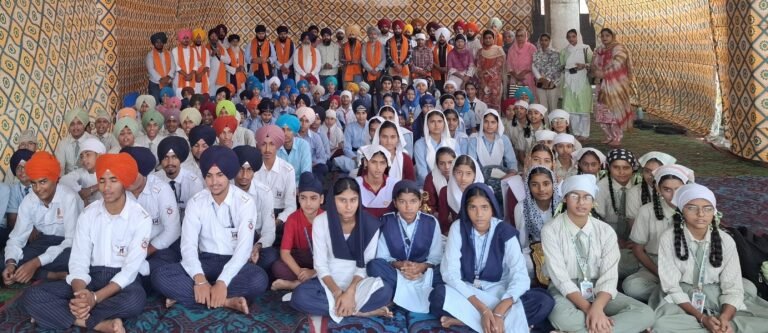 ਗੁਰਦੁਆਰਾ ਭੱਠ ਸਾਹਿਬ ਪੱਟੀ ਵਿਖੇ ਕਰਵਾਏ ਦਸਤਾਰ ਦੁਮਾਲਾ ਅਤੇ ਪੇਂਟਿੰਗ ਮੁਕਾਬਲੇ ਜੈਕਾਰਿਆਂ ਦੀ ਗੂੰਜ ਵਿੱਚ ਹੋਏ ਸਮਾਪਤ   ਬਾਬਾ ਦੀਪ ਸਿੰਘ ਚੈਰੀਟੇਬਲ ਟਰਸਟ, ਬਾਬਾ ਦੀਪ ਸਿੰਘ ਕੀਰਤਨ ਦਰਬਾਰ ਸੁਸਾਇਟੀ , ਮਨੁੱਖਤਾ ਦੀ ਸੇਵਾ ਖੂਨਦਾਨ ਸੁਸਾਇਟੀ , ਸਰਬੱਤ ਦਾ ਭਲਾ ਚੈਰੀਟੇਬਲ ਟਰੱਸਟ ਇਕਾਈ ਪੱਟੀ ਅਤੇ ਸਮੂਹ ਪੱਤਰਕਾਰਾਂ ਦਾ ਕੀਤਾ ਗਿਆ ਸਨਮਾਨ