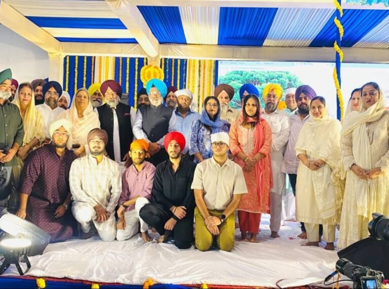 ਦਿੱਲੀ ਕਮੇਟੀ ਵੱਲੋਂ ਗੁਰੂ ਤੇਗ ਬਹਾਦਰ ਸਾਹਿਬ ਜੀ ਦੇ 350ਵੇਂ ਸ਼ਹੀਦੀ ਦਿਹਾੜੇ ਨੂੰ ਸਮਰਪਿਤ ਵਿਸ਼ੇਸ਼ ਐਪ ਲਾਂਚ: ਬੀਬੀ ਰਣਜੀਤ ਕੌਰ   ???? ਐਪ ਰਾਹੀਂ ਦੁਨੀਆਂ ਭਰ ਵਿਚ ਬੈਠੀਆਂ ਸੰਗਤਾਂ ਨੂੰ ਗੁਰੂ ਸਾਹਿਬ ਨਾਲ ਸਬੰਧਤ ਇਤਿਹਾਸ ਦੀ ਜਾਣਕਾਰੀ ਮਿਲੇਗੀ: ਕਾਲਕਾ/ ਕਾਹਲੋਂ