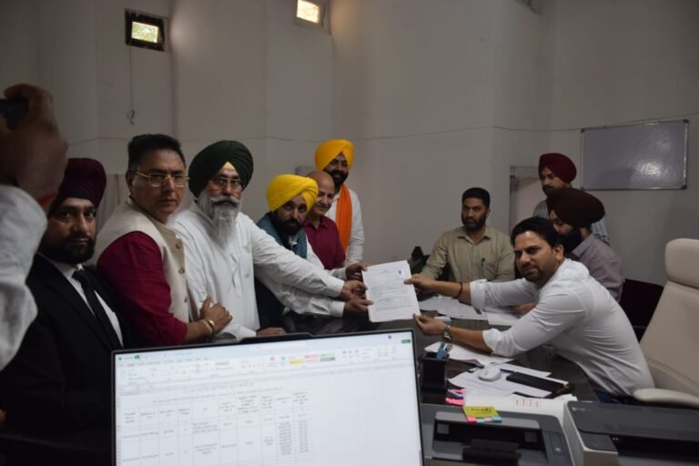 ਉਮੀਦਵਾਰ ਹਰਮੀਤ ਸੰਧੂ ਨੇ ਆਪਣੇ ਨਾਮਜ਼ਦਗੀ ਪੱਤਰ ਦਾਖਲ ਕਰਵਾਏ