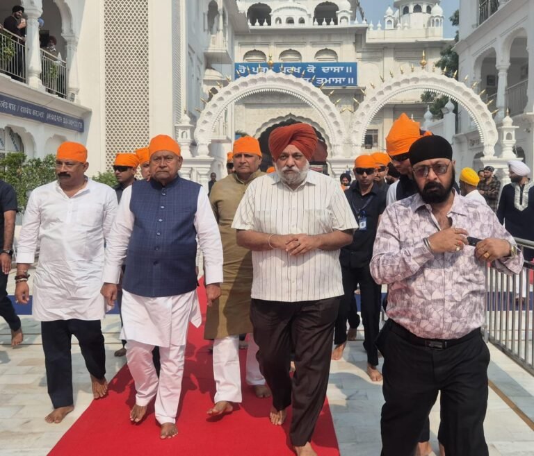 ਬਿਹਾਰ ਦੇ ਮੁੱਖ ਮੰਤਰੀ ਨੀਤਿਸ਼ ਕੁਮਾਰ ਤਖ਼ਤ ਪਟਨਾ ਸਾਹਿਬ ਵਿਖੇ ਹੋਏ ਨਤਮਸਤਕ