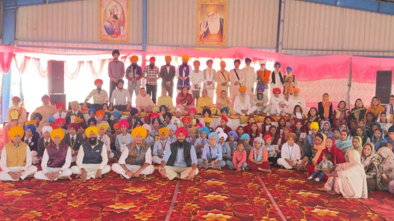 ਗੁਰਦੁਆਰਾ ਰਾਠੀ ਕੇ ਸਾਹਿਬ ਮਰਹਾਣਾ ਵਿਖੇ ਚੜ੍ਹਦੀ ਕਲਾ ਨਾਲ ਹੋਏ ਧਾਰਮਿਕ ਮੁਕਾਬਲੇ ਸਮਾਪਤ   ਗੁਰਦੁਆਰਾ ਪ੍ਰਬੰਧਕ ਕਮੇਟੀ ਅਤੇ ਸਕੂਲਾਂ ਦੇ ਪ੍ਰਿੰਸੀਪਲ ਅਧਿਆਪਕ ਸਾਹਿਬਾਨ ਦਾ ਕੀਤਾ ਗਿਆ ਧੰਨਵਾਦ