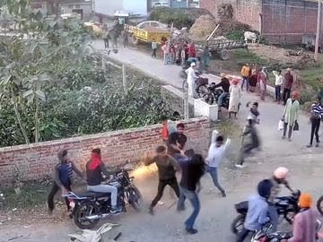 ਲਖੀਮਪੁਰ ਵਿੱਚ ਰਾਹ ਮੰਗਣ ‘ਤੇ ਗੁਰਦੁਆਰੇ ਦੇ ਸੇਵਾਦਾਰਾਂ ਦੀ ਕੁੱਟਮਾਰ, ਪੱਗਾਂ ਉਤਾਰ ਕੇਸਾਂ ਦੀ ਕੀਤੀ ਬੇਅਦਬੀ