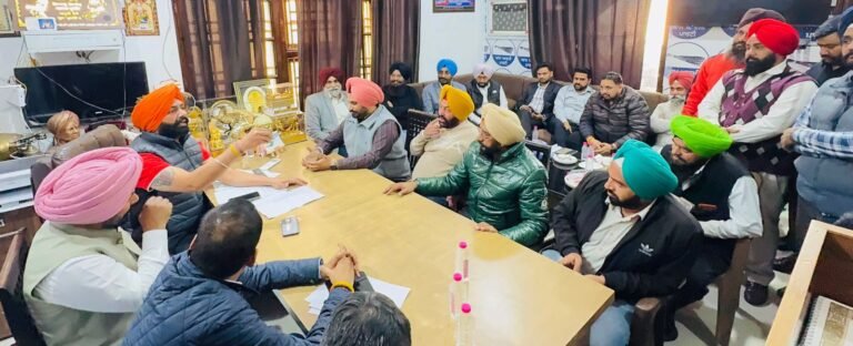 ਰੋਡਵੇਜ਼ ਕਾਮਿਆਂ ਦੀ ਹੜਤਾਲ ਖਤਮ; ਟਰਾਂਸਪੋਰਟ ਮੰਤਰੀ ਨਾਲ ਮੀਟਿੰਗ ਦੌਰਾਨ ਬਣੀ ਸਹਿਮਤੀ