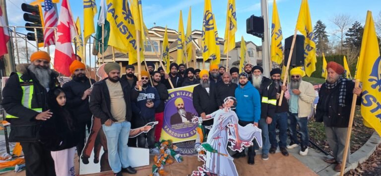 ਕੈਨੇਡੀਅਨ ਸਿੱਖਾਂ ਵਲੋਂ ਭਾਰਤੀ ਹਾਈ ਕਮਿਸ਼ਨਰ ਦਿਨੇਸ਼ ਪਟਨਾਇਕ ਦਾ ਖਾਲਸਾ ਦੀਵਾਨ ਸੁਸਾਇਟੀ ਗੁਰਦੁਆਰਾ ਵੈਨਕੂਵਰ ਅਤੇ ਲਛਮੀ ਨਰਾਇਣ ਮੰਦਰ ਸਰੀ ਦੇ ਬਾਹਰ ਭਾਰੀ ਵਿਰੋਧ  ???? ਖਾਲਸਾ ਦੀਵਾਨ ਸੋਸਾਇਟੀ ਨੇ ਭਾਰਤੀ ਕੌਂਸਲੇਟ ਵੈਨਕੂਵਰ ਦੀ ਟੀਮ ਨੂੰ ਗੁਰੂ ਘਰ ਵਿਚ ਸੱਦਾ ਦੇਕੇ ਕੌਮ ਨਾਲ ਕੀਤੀ ਗੱਦਾਰੀ ਅਤੇ ਵਿਸ਼ਵਾਸਘਾਤ