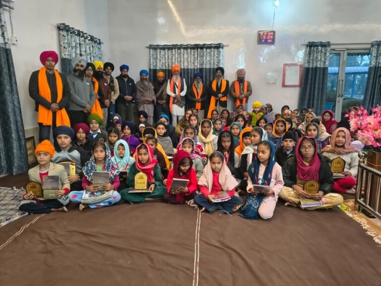 ਸਾਹਿਬਜ਼ਾਦਿਆਂ ਅਤੇ ਸਮੂਹ ਸ਼ਹੀਦਾਂ ਦੀ ਯਾਦ ਮਨਾਉਂਦਿਆਂ ਹੋਇਆਂ 20 ਦਸੰਬਰ ਤੋਂ 28 ਦਸੰਬਰ ਤੱਕ ਸੁਸਾਇਟੀ ਵੱਲੋਂ ਕਰਵਾਏ ਗਏ ਧਾਰਮਿਕ ਮੁਕਾਬਲੇ ਅਤੇ ਗੁਰਮਤਿ ਸਮਾਗਮ ਚੜ੍ਹਦੀ ਕਲਾ ਨਾਲ ਹੋਏ ਸੰਪੰਨ   ਮਾਪਿਆਂ ਵੱਲੋਂ ਖਾਲਸਈ ਰੂਪ ਤਿਆਰ ਕੀਤੇ ਬੱਚੇ ਬਣੇ ਖਿੱਚ ਦਾ ਕੇਂਦਰ