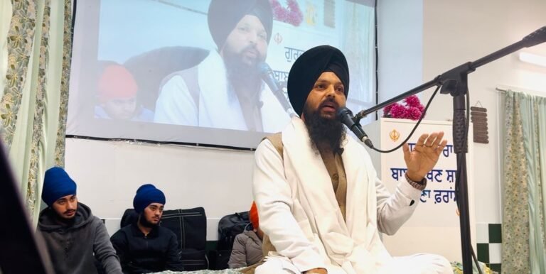 ਗੁਰਦੁਵਾਰਾ ਬਾਬਾ ਮੱਖਣ ਸ਼ਾਹ ਲੁਬਾਣਾ ਲਾ ਬੁਰਜੇ ਪੈਰਿਸ ਫਰਾਂਸ ਵਿਖੇ ਹੋਏ ਗੁਰਮਤਿ ਸਮਾਗਮ।
