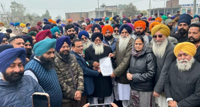 ਆਤਿਸ਼ੀ ਦੇ ਬਿਆਨ ਖ਼ਿਲਾਫ਼ ਅਕਾਲੀ ਦਲ ਦਾ ਪੰਜਾਬ ਭਰ ‘ਚ ਰੋਸ, ਤਰਨ ਤਾਰਨ ‘ਚ ਡੀਸੀ ਦਫ਼ਤਰ ਬਾਹਰ ਭਾਰੀ ਪ੍ਰਦਰਸ਼ਨ