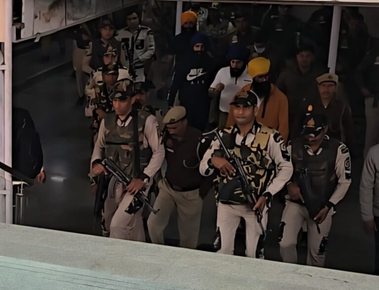 ਜੱਗੀ ਜੋਹਲ, ਬੱਗਾ, ਸ਼ੇਰਾ ਅਤੇ ਹੋਰਾਂ ਨੂੰ ਸਖ਼ਤ ਸੁਰੱਖਿਆ ਹੇਠ ਅਦਾਲਤ ਅੰਦਰ ਕੀਤਾ ਗਿਆ ਪੇਸ਼   👉 ਜੱਗੀ ਜੋਹਲ ਦੀ 59ਵੀ ਟ੍ਰਾਇਲ ਪੇਸ਼ੀ ਅਤੇ 3024 ਦਿਨਾਂ ਤੇ ਪੁਜੀ ਮਨਮਾਨੀ ਨਜ਼ਰਸ਼ਾਨੀ