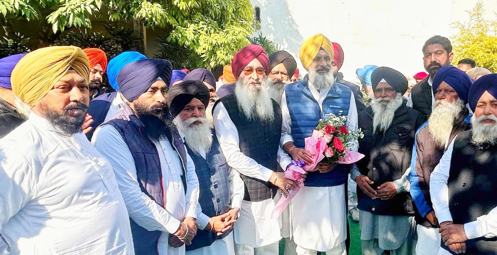 ਮਜੀਠੀਆ ਨਾਲ਼ ਬ੍ਰਹਮਪੁਰਾ ਤੇ ਲਾਹੌਰੀਆਂ ਦੀ ਮੁਲਾਕਾਤ, ਰਿਹਾਈ ‘ਤੇ ਦਿੱਤੀ ਵਧਾਈ  ਬਿਕਰਮ ਸਿੰਘ ਮਜੀਠੀਆ ਹੋਰ ਤੰਦਰੁਸਤ ਤੇ ਵਧਦੇ ਜਨ ਸਮਰਥਨ ਨਾਲ ਰਿਹਾ ਹੋਏ ਹਨ