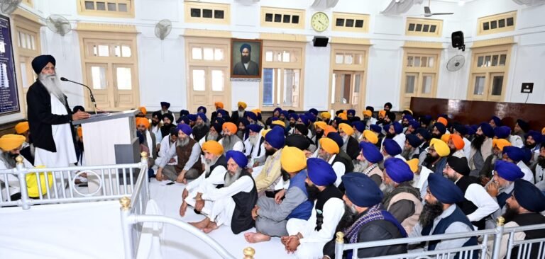 ਧਰਮ ਪ੍ਰਚਾਰ ਲਹਿਰ ਨੂੰ ਤੇਜ਼ ਕਰਣ ਲਈ ਐਡਵੋਕੇਟ ਧਾਮੀ ਨੇ ਧਰਮ ਪ੍ਰਚਾਰ ਕਮੇਟੀ ਦੇ ਪ੍ਰਚਾਰਕਾਂ, ਢਾਡੀ ਤੇ ਕਵੀਸ਼ਰ ਸਿੰਘਾਂ ਨਾਲ ਕੀਤੀ ਇਕੱਤਰਤਾ   👉 ਪਿੰਡਾਂ ਅੰਦਰ ਗੁਰਮਤਿ ਸਮਾਗਮ ਅਤੇ ਕਰਵਾਏ ਜਾਣਗੇ ਅੰਮ੍ਰਿਤ ਸੰਚਾਰ – ਐਡਵੋਕੇਟ ਧਾਮੀ