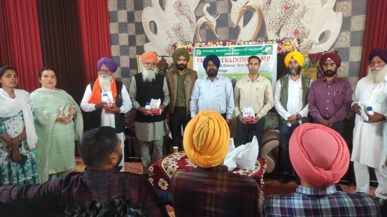 ਜਿਲ੍ਹਾ ਪੱਧਰੀ ਟ੍ਰੇਨਿੰਗ ਦੌਰਾਨ ਤੇਲਬੀਜ ਫ਼ਸਲਾਂ ਬਾਰੇ ਦਿੱਤੀ ਗਈ ਵਿਸਥਾਰ ਨਾਲ ਜਾਣਕਾਰੀ
