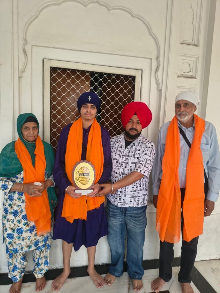 ਖੰਡੇ ਬਾਟੇ ਦੀ ਪਾਹੁਲ ਪ੍ਰਾਪਤ ਕਰਨ ਵਾਲੇ ਜਰਮਨ ਵਾਸੀ ਜਗਜੋਤ ਸਿੰਘ ਦਾ ਕੀਤਾ ਗਿਆ ਵਿਸ਼ੇਸ਼ ਸਨਮਾਨ