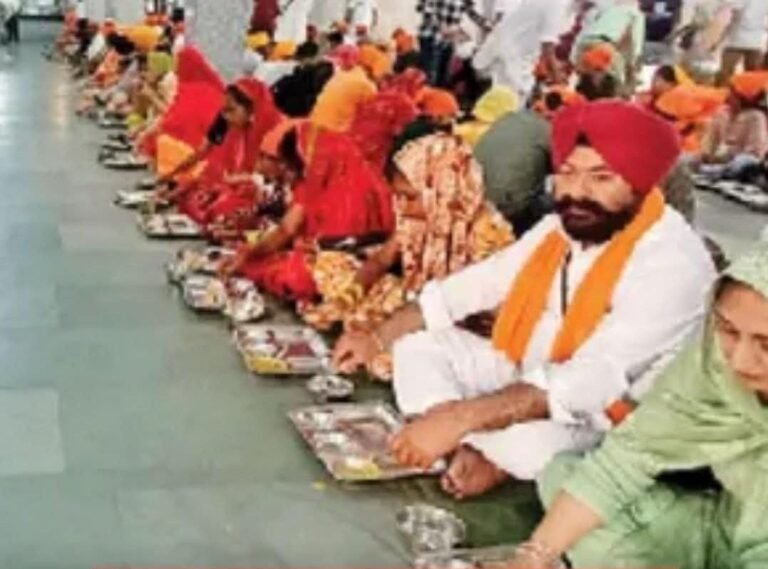 ਐਲਪੀਜੀ ਦੀ ਘਾਟ ਦੇ ਬਾਵਜੂਦ, ਤਖ਼ਤ ਸ੍ਰੀ ਹਰਿਮੰਦਰ ਜੀ ਪਟਨਾ ਸਾਹਿਬ ਦੁਨੀਆਂ ਦੇ ਦੂਜੇ ਸਭ ਤੋਂ ਵੱਡੇ ਸਿੱਖ ਧਾਰਮਿਕ ਸਥਾਨ ‘ਤੇ ਨਿਰਵਿਘਨ ਜਾਰੀ ਹੈ ਲੰਗਰ ਸੇਵਾ  👉 ਐਲਪੀਜੀ ਦੀ ਘਾਟ ਤੋਂ ਬਾਅਦ, ਲੰਗਰ ਹਾਲ ਅੰਦਰ ਸਥਾਨਕ ਸ਼ਰਧਾਲੂਆਂ ਦੀ ਗਿਣਤੀ ਵਿੱਚ ਹੋਇਆ ਵਾਧਾ