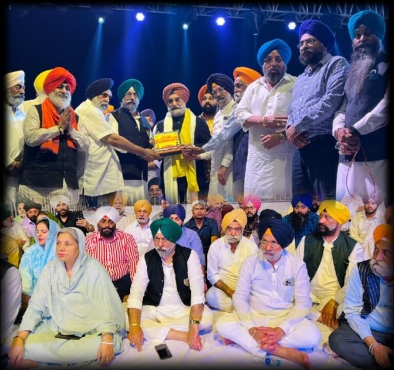 ਦਿੱਲੀ ਗੁਰਦੁਆਰਾ ਕਮੇਟੀ ਵੱਲੋਂ ਲਾਲ ਕਿਲ੍ਹੇ ’ਤੇ 243ਵੇਂ ਦਿੱਲੀ ਫਤਿਹ ਦਿਵਸ ਸਮਾਗਮ ਸ਼ੁਰੂ  👉 ਗੁਰਮਤਿ ਸਮਾਗਮ ਵਿਚ ਉਪ ਰਾਜਪਾਲ ਤਰਨਜੀਤ ਸਿੰਘ ਸੰਧੂ ਸਮੇਤ ਪ੍ਰਮੁੱਖ ਸ਼ਖਸੀਅਤਾਂ ਨੇ ਭਰੀ ਹਾਜ਼ਰੀ